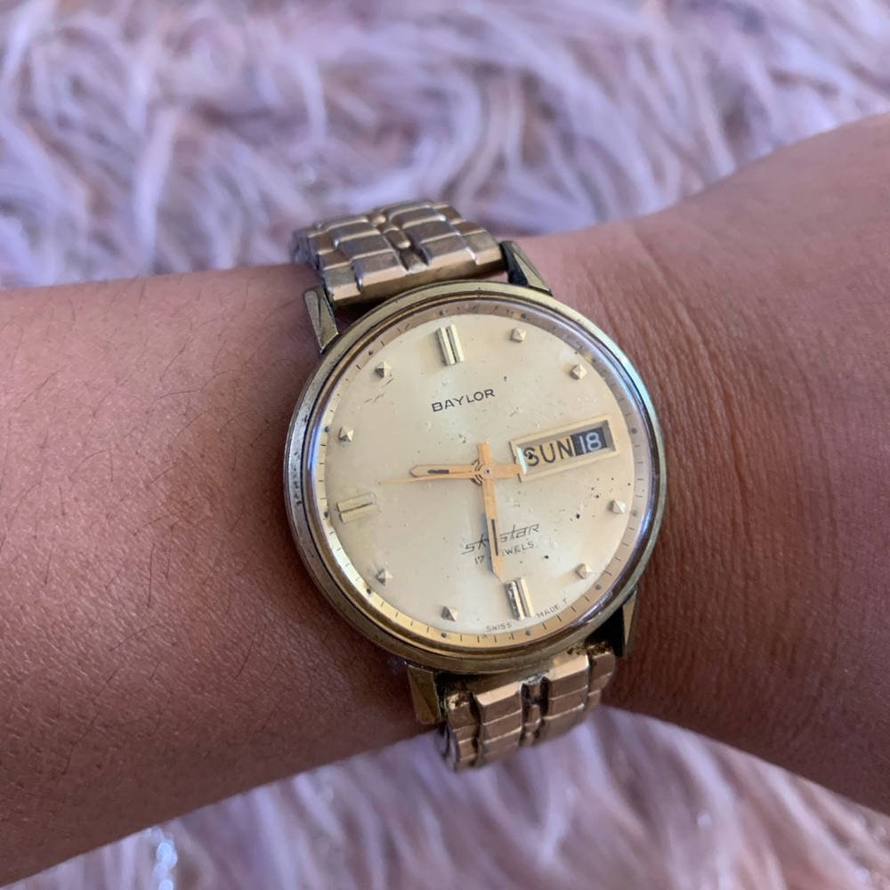 VINTAGE GOLD TONE  BAYLOR MENS WATCH
